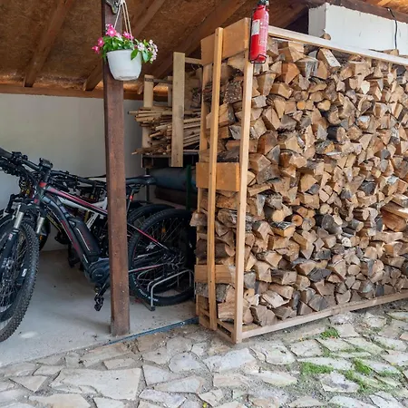 дановатъ къща *