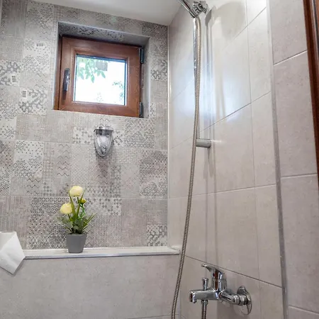 дановатъ къща