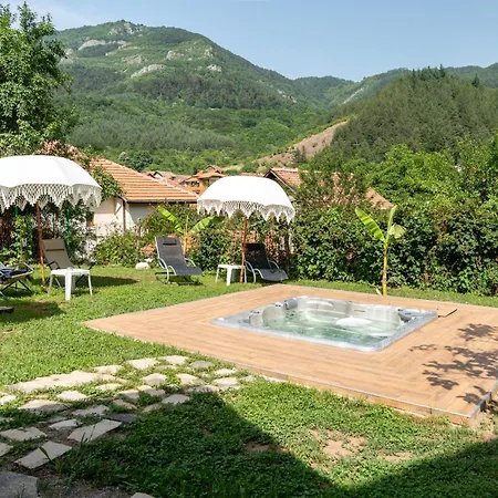 дановатъ къща 빌라