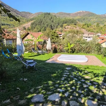 Villa дановатъ къща