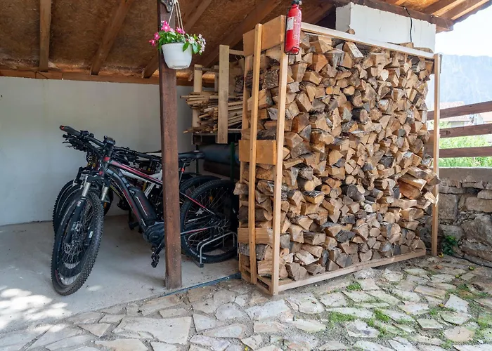 дановатъ къща *