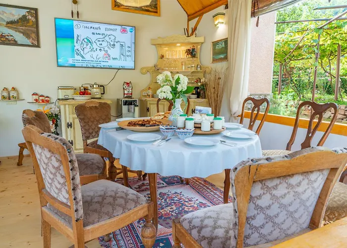 дановатъ къща