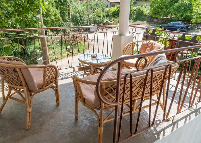 дановатъ къща Villa *