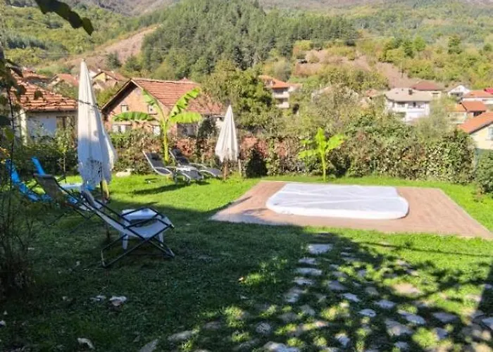 Villa дановатъ къща